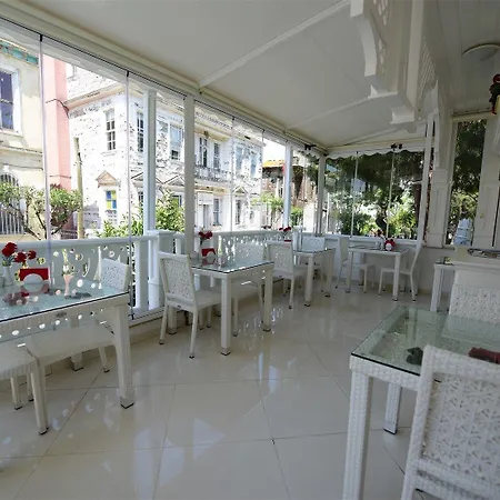 Hotel White Palace 3*