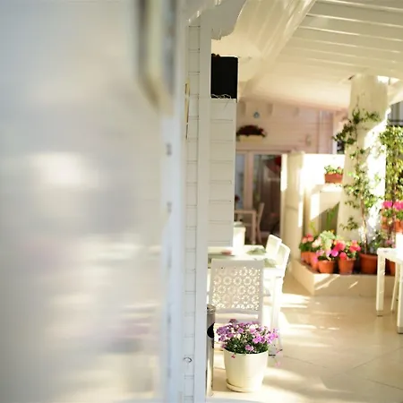 White Palace 3* Adalar