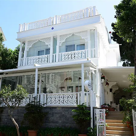 White Palace Hotel 3*