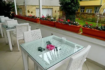 White Palace Hotel
