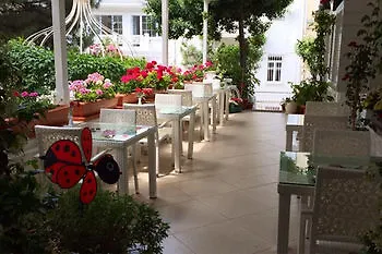 White Palace Adalar