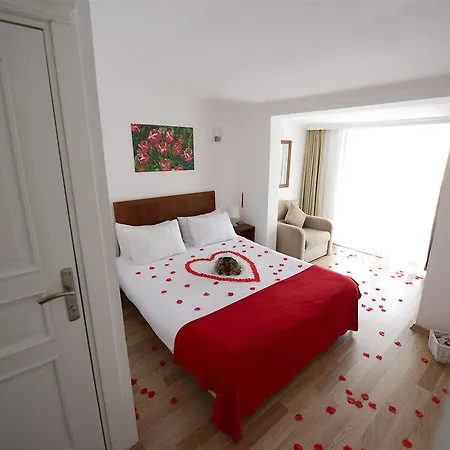 White Palace Hotel
