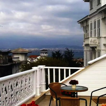 White Palace 3*